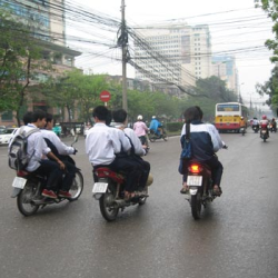 Rà soát, chấn chỉnh tình trạng vi phạm luật giao thông của học sinh, sinh viên